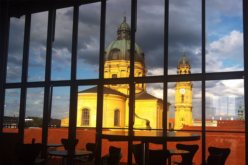 Absurdes Theater um die Badewannen ihrer Eminenzen